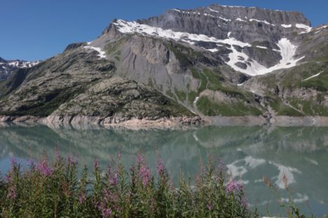 8 août Le col des Corbeaux et le col de la Terrasse, lac vert et les traces des dinosaures